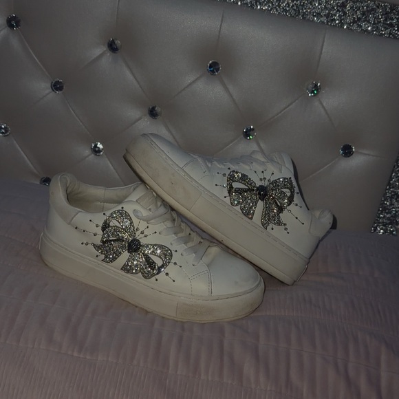KURT GEIGER (London)Sneakers with Rhinestone Bow - Picture 1 of 2